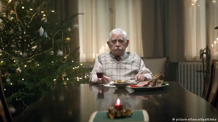 Deutschland Weihnachtswerbung mit einsamen Rentner wird zum Internethit