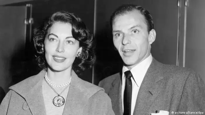 Frank Sinatra US Sänger und Schauspieler mit Ava Gardner
