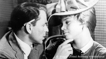 Frank Sinatra US Sänger und Schauspieler mit Juliet Prowse