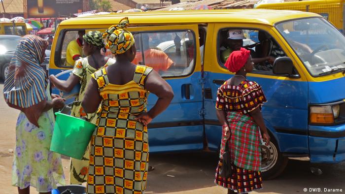 Guinea-Bissau Markt Taxi Frauen