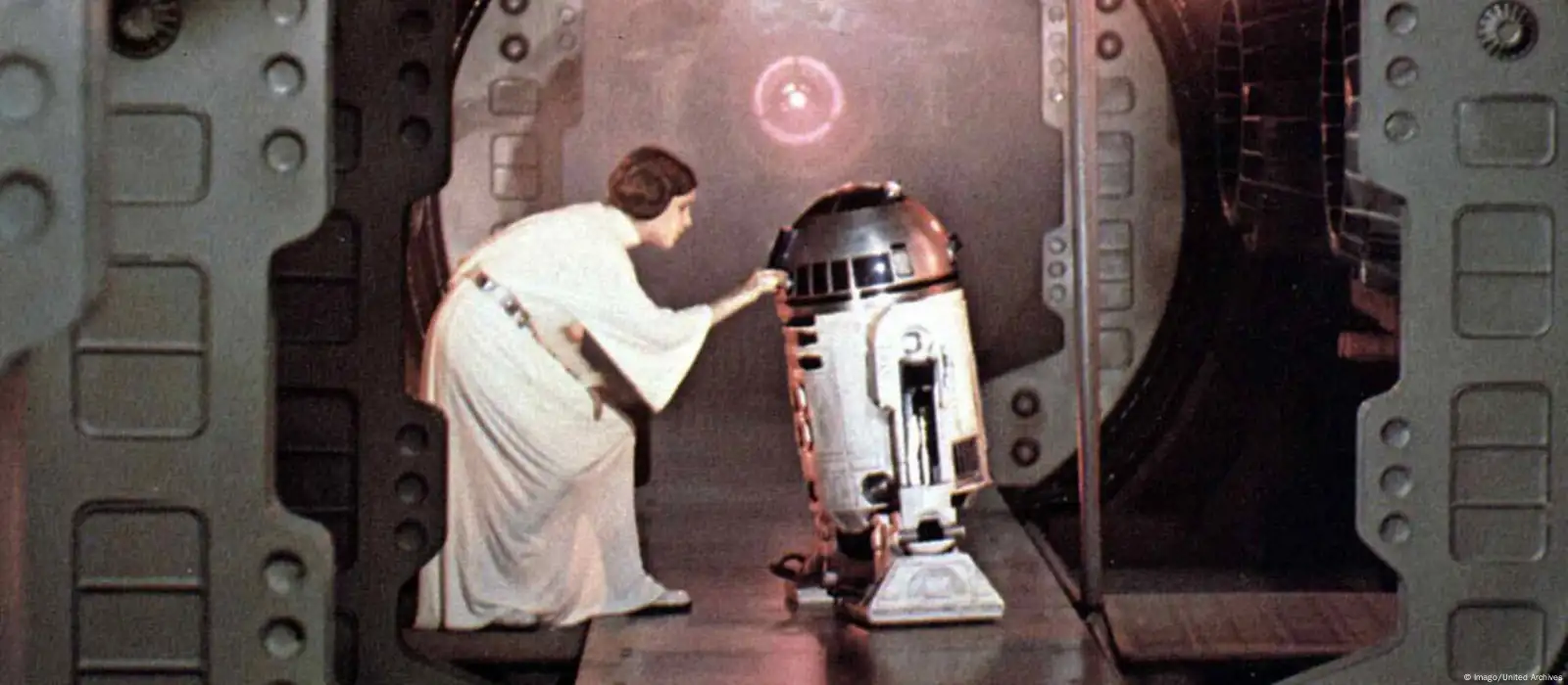 R2-D2 Star Wars droid fetches $2.78 million