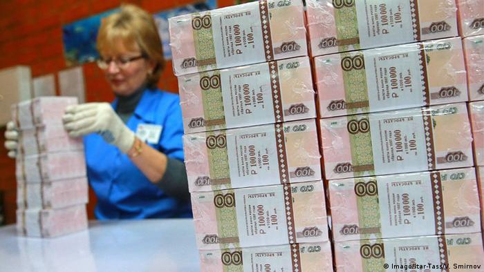 Euro oder Rubel? Putin führt unsere Finanzakrobaten vor