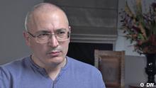 Bildbeschreibung: Putin-Widersacher Michail Chodorkowski im Interview der DW-Reporterin Zhanna Nemzowa im November 2015 in London