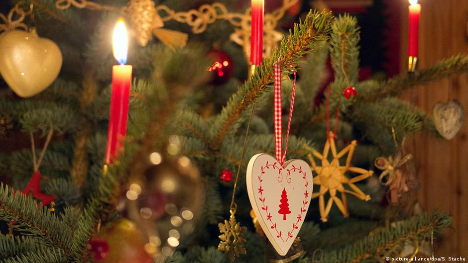 Germans and their Christmas tree a true love story DW 12/17/2015