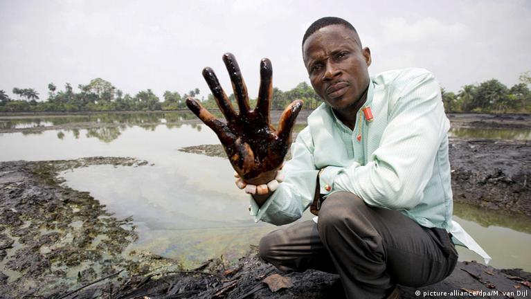 Nigerian farmers can sue Shell — UK court – DW – 02/12/2021