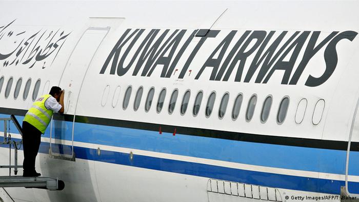 Kuwait Airways Fluggesellschaft Schriftzug Flugzeug