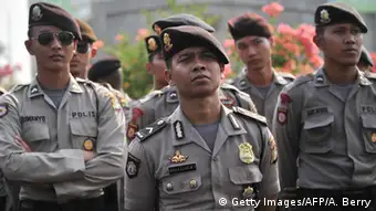 Indonesien Polizisten in Jakarta