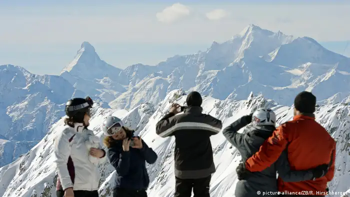 Schweiz Blick vom Eggishorn auf das Matterhorn