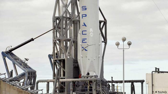 SpaceX Falcon-9-Rakete vor dem Start