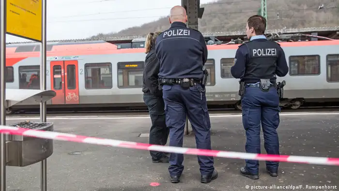 Deutschland Polizist in Herborn stirbt nach Messerattacke