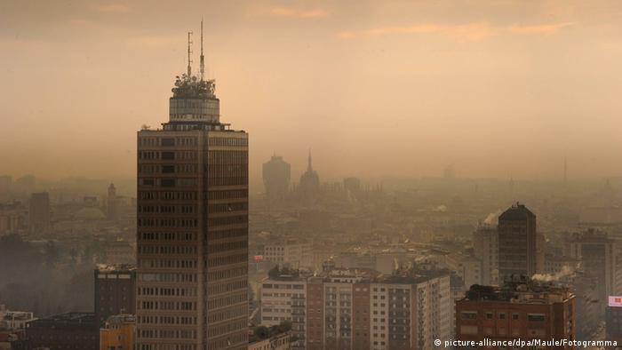 Smog alert in Milan, Italy (Photo: picture-alliance/dpa/Maule/Fotogramma)