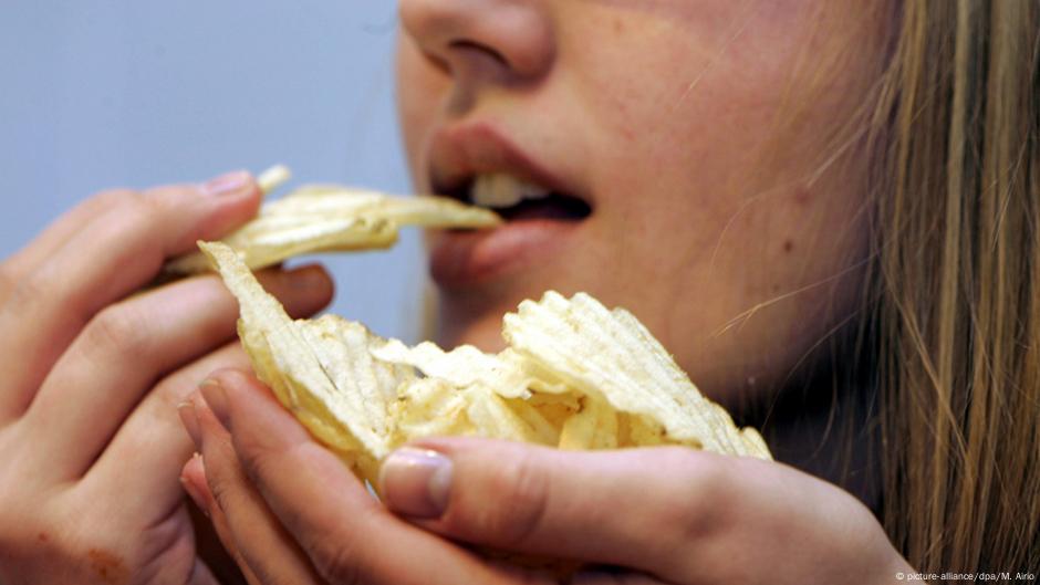 DW's Health News Why do we crave chips? DW 06/20/2018