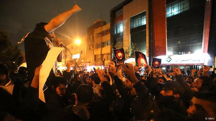 Proteste vor der Botschaft Saudi-Arabiens in Teheran (foto: mehr/fars)