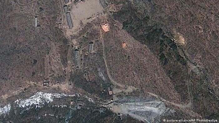 Eine Satelliten-Aufnahme des nordkoreanischen Atomtestgeländes Punggye-ri. (Foto: AP Photo/GeoEye, File)