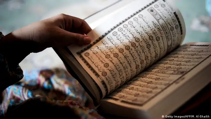 Symbolbild - Koran (Getty Images/AFP/M. Al-Shaikh)