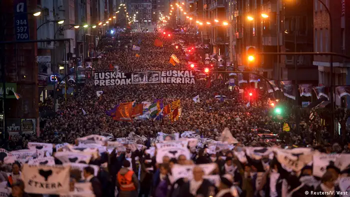 Spanien Baskenland Bilbao Demonstration ETA Anhänger (Reuters/V. West)