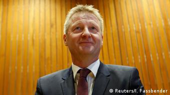 Portrait von Innenminister Ralf Jäger im NRW-Landtag (Quelle: Reuters/I. Fassbender)