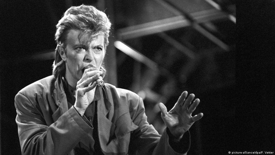 David Bowie′s song rights sold to Warner | Music | DW - Vimarsana News