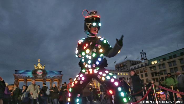 Berlin Festival of Lights (picture-alliance/dpa/K. Nietfeld)