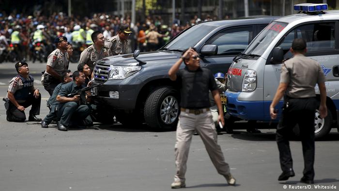 Indonesien Explosionen und Schüsse, vermutetes Selbstmordattentat