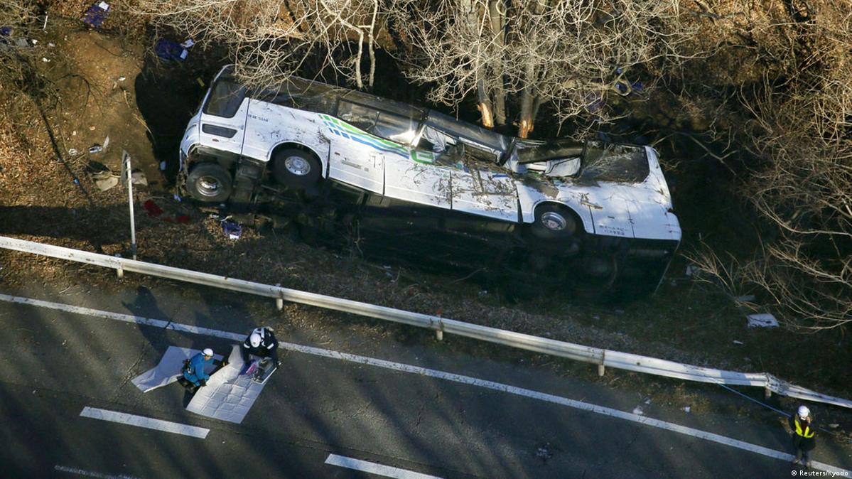 Tour bus crashes in Japan
