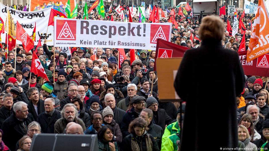 Miles de alemanes se manifiestan contra el racismo