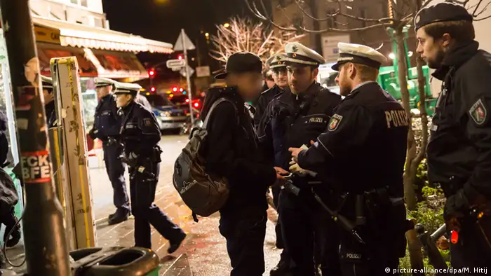 Deutschland Razzia in Düsseldorf - Maghreb-Viertel