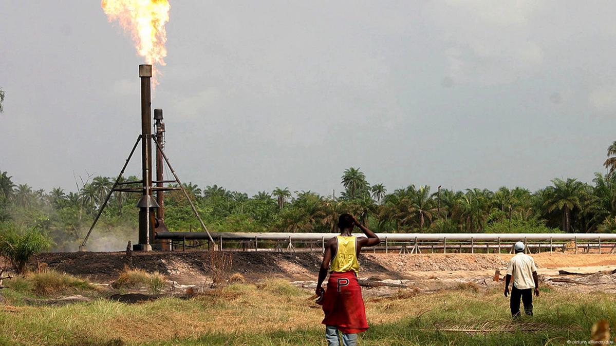 Нефть в африке. Нефть в африке. Разлив нефти в дельте реки нигер. Нигерия нефть. Нигерия shell.