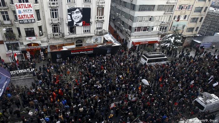 Türkei Gedenken ermordeter Journalist Hrant Dink (Reuters/O. Orsal)
