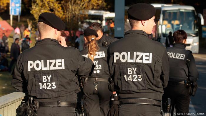 Deutschland Grenzkontrollen an der Grenze zu Österreich (Getty Images/J. Simon)