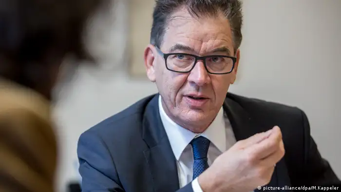Bundesentwicklungsminister Gerd Müller CSU (picture-alliance/dpa/M.Kappeler)