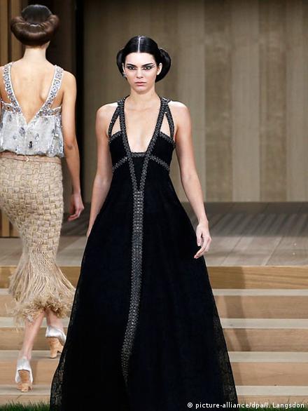 Chanel evening gowns - B2B Fashion