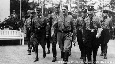 Hitler Reichskanzler Machtergreifung 30.01.1933 (General Photographic Agency/Getty Images)