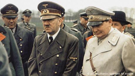 Adolf Hitler Hermann Göring und Ferdinand Porsche Schloss Klessheim Bayern 