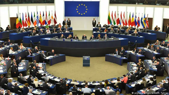 El Parlamento Europeo votó hoy por amplia mayoría congelar temporalmente las negociaciones de adhesión de Turquía a la Unión Europea (UE). El presidente turco, Erdogan, había dicho que esa votación es irrelevante.