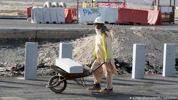 Katar Baustelle Fußballstadion Arbeiter 