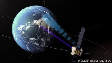 Europe launches start of space-based 'data highway' – DW – 01/30/2016