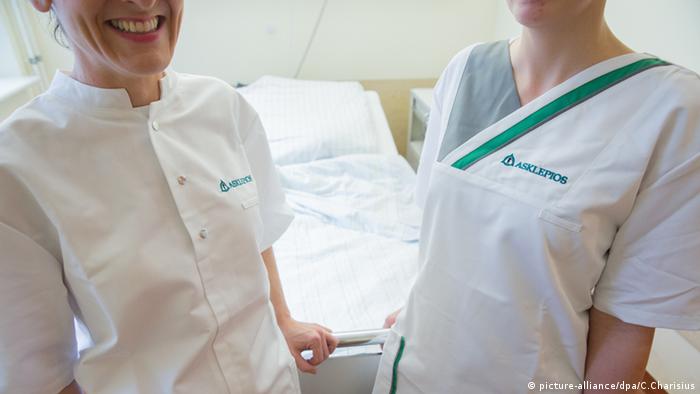 Asklepios-Krankenhaus Krankenschwester Ärztin Hamburg Deutschland (picture-alliance/dpa/C.Charisius)