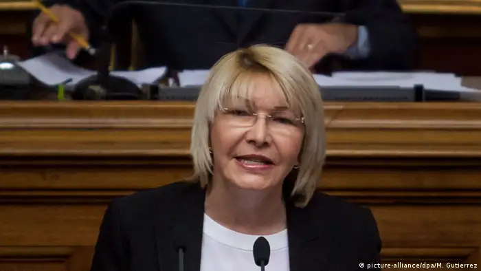Luisa Ortega Díaz, fiscal general de Venezuela se refirió así a la orden de la Sala Constitucional del Tribunal Supremo de Justicia de asumir las competencias del Parlamento: En dichas sentencias se evidencian varias violaciones del orden constitucional y desconocimiento del modelo de Estado consagrado en nuestra Constitución (...) lo que constituye una ruptura del orden constitucional. La oposición y la mayoría de países del mundo califican el hecho como “golpe de Estado”. (31.03.2017)