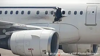 Somalia Flugzeug nach Notlandung in Mogadischu