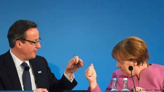 Großbritannien David Cameron und Angela Merkel auf der Syrien Geberkonferenz (Reuters/T. Melville)