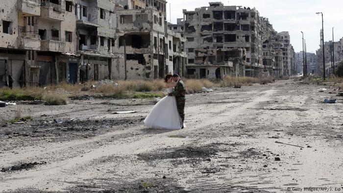 Ein Syrisches Brautpaar In Den Trummern Von Homs Alle Multimedialen Inhalte Der Deutschen Welle Dw 16 02 16