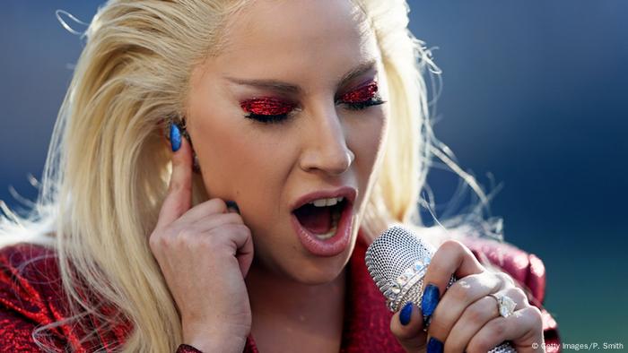 Lady Gaga beim 50. Super Bowl (Foto: Getty Images/P. Smith)