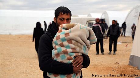 Syrische Flüchtlinge an der türkisch-syrischen Grenze