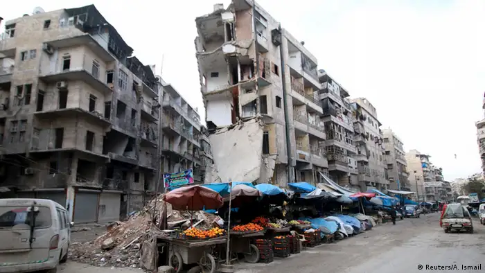 Syrien Verkäufer im zerstörten Aleppo