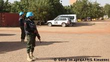 4.2.2016 *** Getty Images/AFP/S. Rieussec Bildunterschrift:UN peacekeepers stand guard near the airport on February 4, 2016 in Timbuktu, central Mali. Mali's fabled city of Timbuktu on February 4 celebrated the recovery of its historic mausoleums, destroyed during an Islamist takeover of northern Mali in 2012 and rebuilt thanks to UN cultural agency UNESCO. TO GO WITH AFP STORY BY SEBASTIEN RIEUSSEC / AFP / SÉBASTIEN RIEUSSEC (Photo credit should read SEBASTIEN RIEUSSEC/AFP/Getty Images) Getty Images/AFP/S. Rieussec