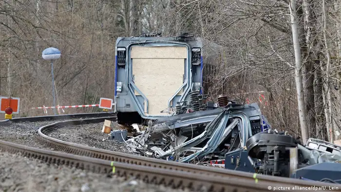 Deutschland Nach dem Zugunfall in Oberbayern