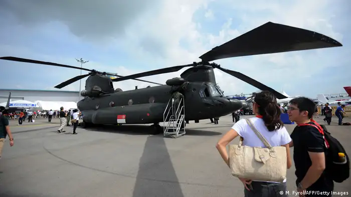 Singapur Airshow AH-64D Boeing CH-47