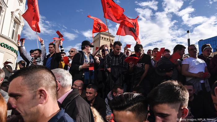 Kosovo Protesters Demand Government Resignation On Independence Day News Dw 17 02 2016