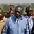 Uganda Rukungiri Kizza Besigye beim Wahllokal